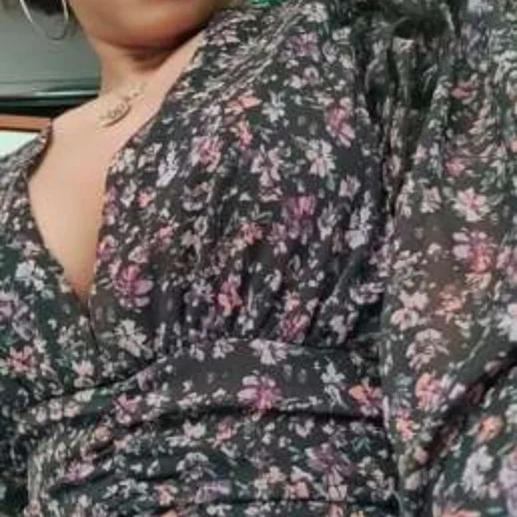 Contemporary floral ruffle detailed blouse top - Picture 9 of 10